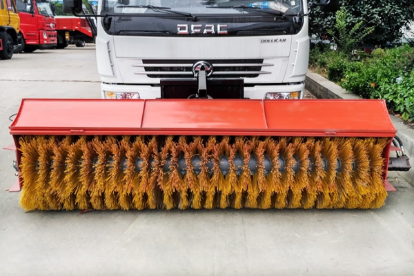 LM-GS-2000扫雪滚刷 2米除雪滚 专用车加装扫雪设备