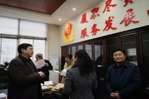 省人大常委会党组副书记、副主任率领领导班子及省直机关负责人莅临程力专汽指导工作