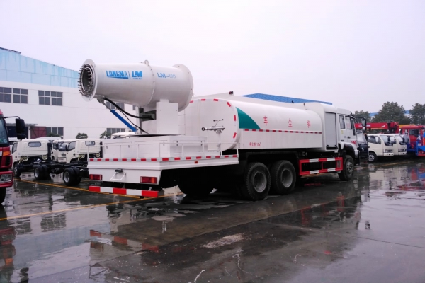 重汽斯太尔后双桥抑尘车(60-120米雾炮机)