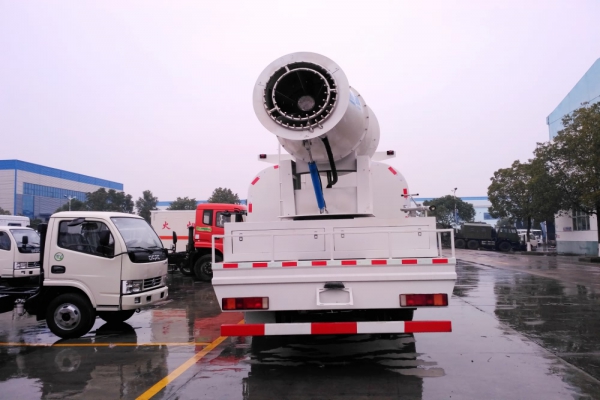 重汽斯太尔后双桥抑尘车(60-120米雾炮机)