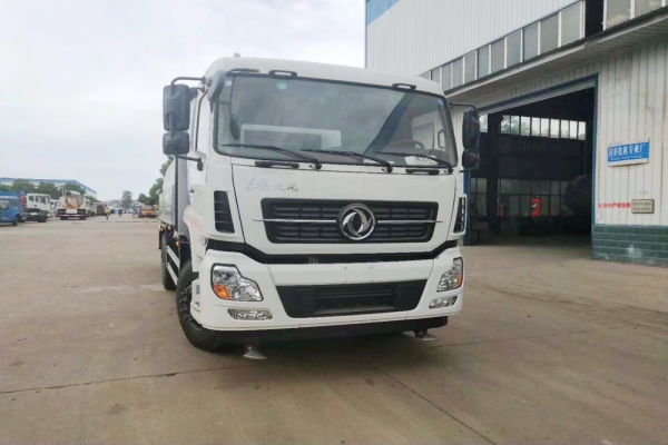 东风天龙多功能抑尘车(60-120米雾炮机)