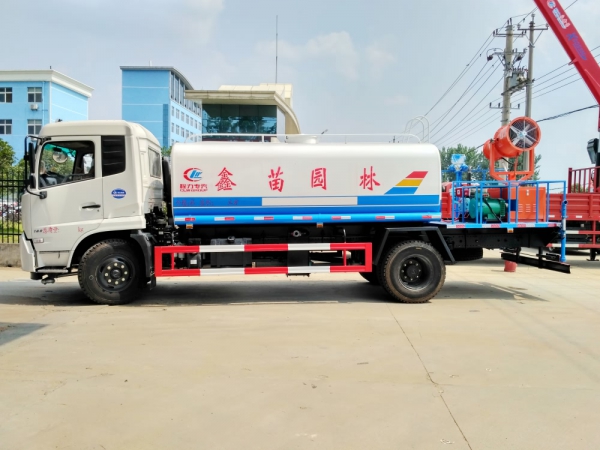 东风天锦多功能洒水抑尘车(12立方、30米喷雾机)