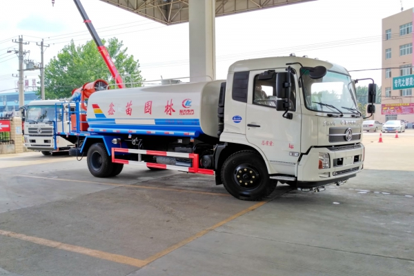 东风天锦多功能洒水抑尘车(30米喷雾机)