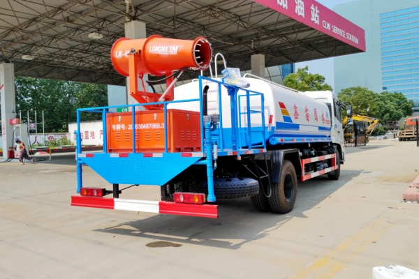 东风天锦多功能洒水抑尘车(30米喷雾机)