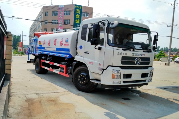 东风天锦多功能洒水抑尘车(30米喷雾机)