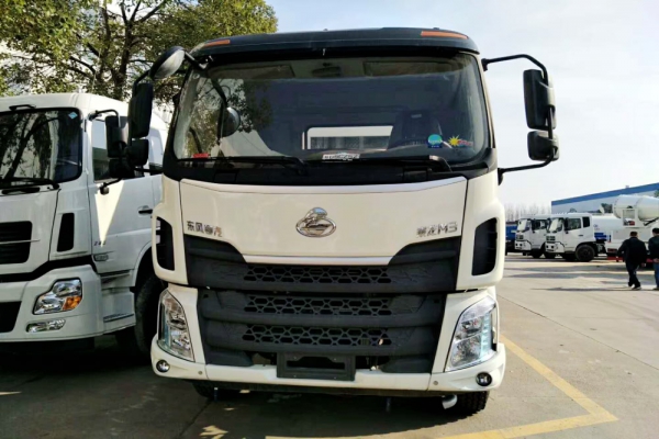 柳汽乘龙抑尘车(50-100米雾炮机)