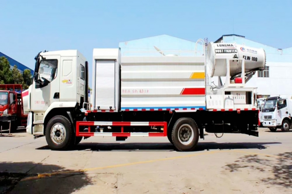 柳汽乘龙抑尘车(50-100米雾炮机)