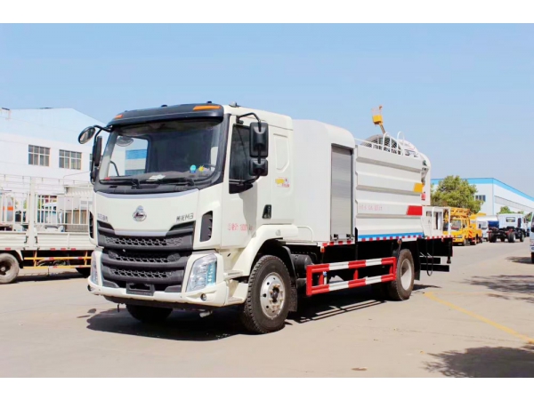 柳汽乘龙抑尘车(50-100米雾炮机)