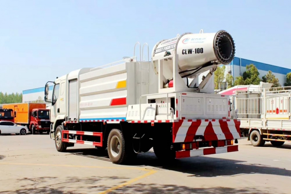 柳汽乘龙抑尘车(50-100米雾炮机)