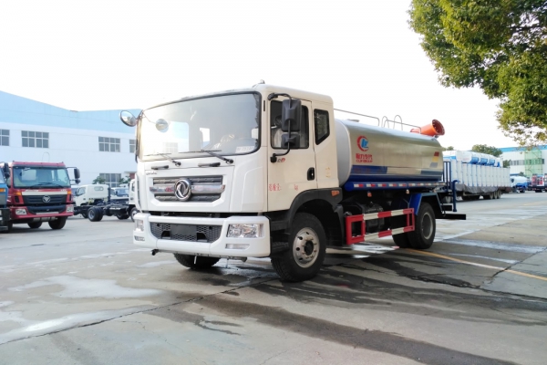 东风D9多利卡绿化喷洒车(12立方、30-35米雾炮机)