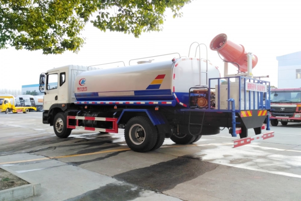 东风D9多利卡绿化喷洒车(12立方、30-35米雾炮机)