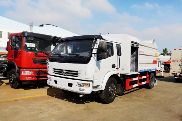 东风大多利卡抑尘车(方形9吨、30-60米雾炮)