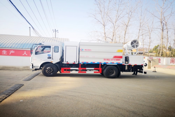 东风大多利卡抑尘车(方形9吨、30-60米雾炮)