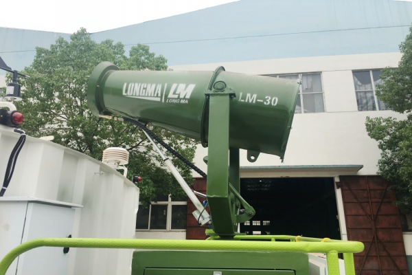 大运多功能抑尘车(5吨、30米雾炮机)