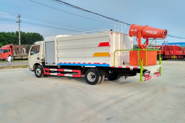东风大多利卡抑尘车(方形6.5吨、30-50米雾炮、单排驾驶室)