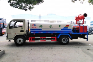 国五多功能绿化喷洒抑尘车