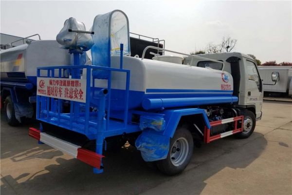 福田小卡绿化喷洒车