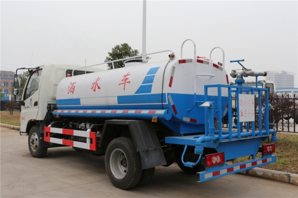 福田奥铃洒水车