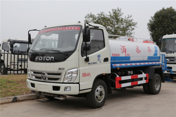 福田奥铃洒水车(6方)