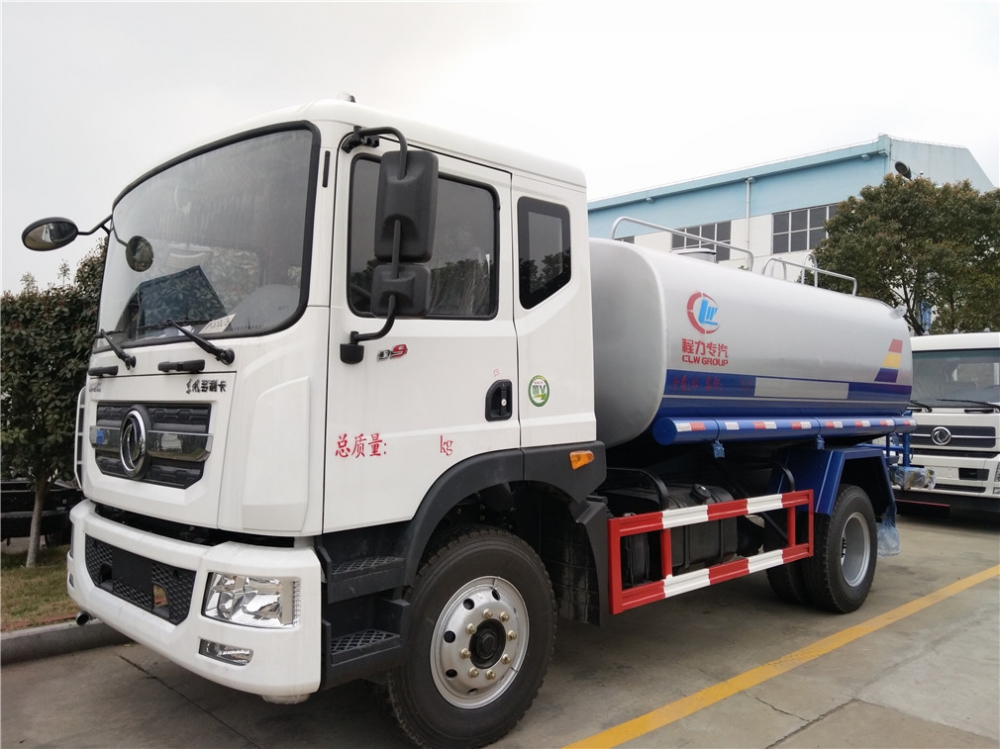 东风多利卡D9洒水车(12方)