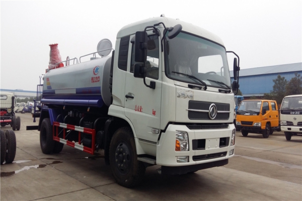 东风天锦雾炮洒水车(12方)