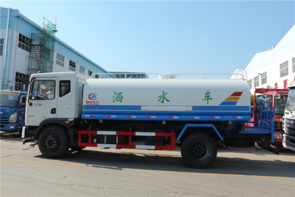 东风T3洒水车