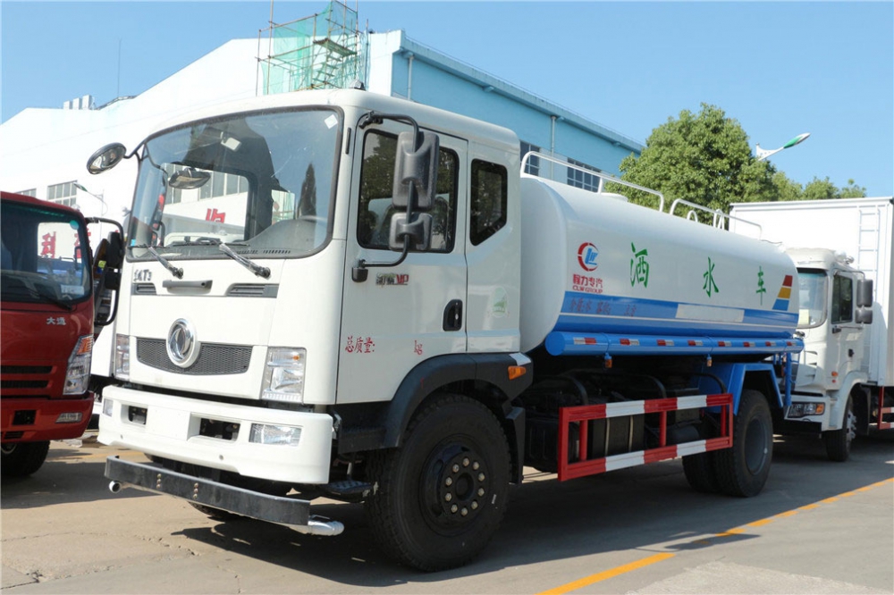 东风T3洒水车(12方)