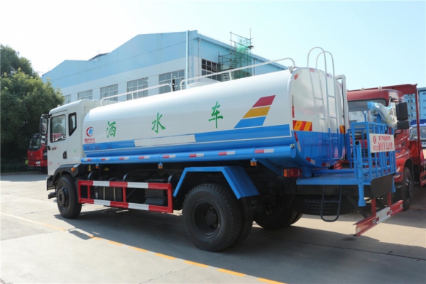 东风T3洒水车