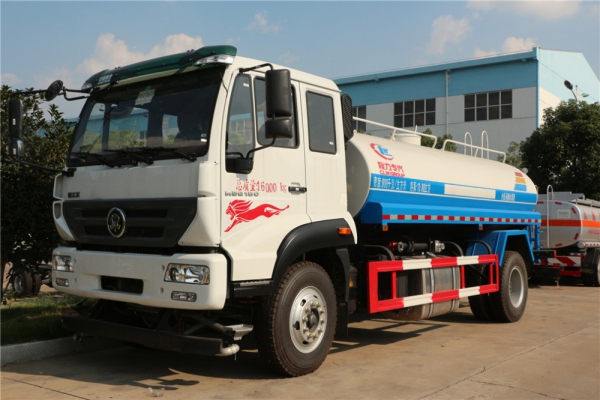 重汽斯太尔绿化喷洒车