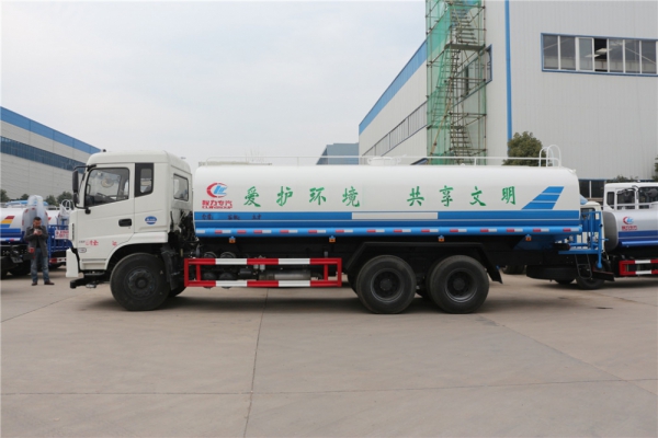 东风后八轮新款绿化喷洒车