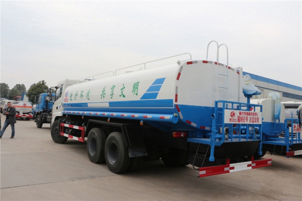 东风后八轮新款绿化喷洒车