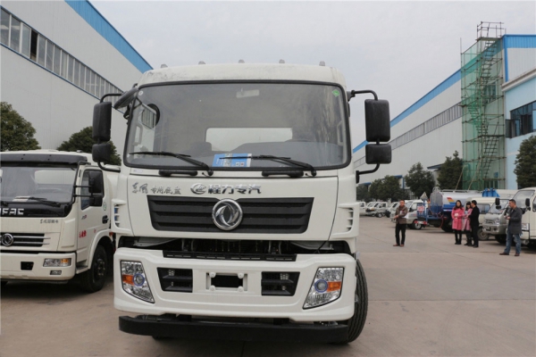 东风后八轮新款绿化喷洒车