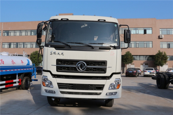 东风天龙绿化喷洒车