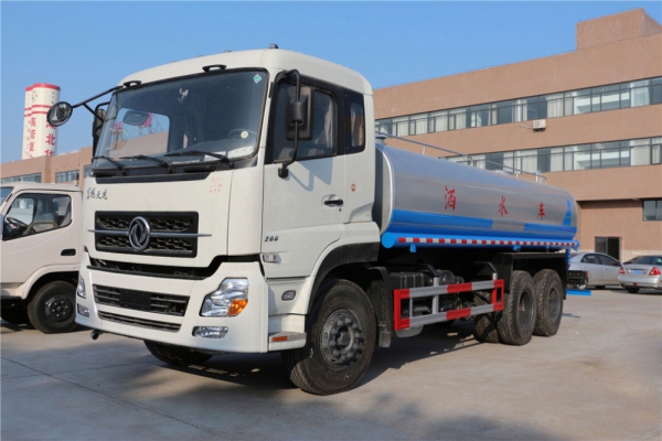 东风天龙绿化喷洒车(20方)