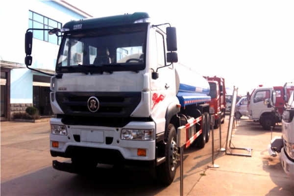 重汽斯太尔绿化喷洒车