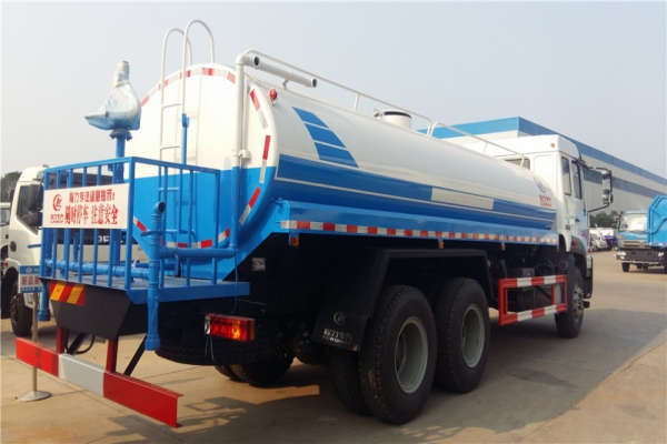 重汽斯太尔绿化喷洒车