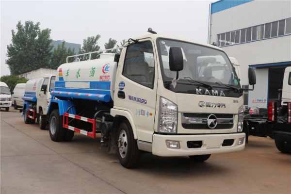 凯马小型洒水车(5方)