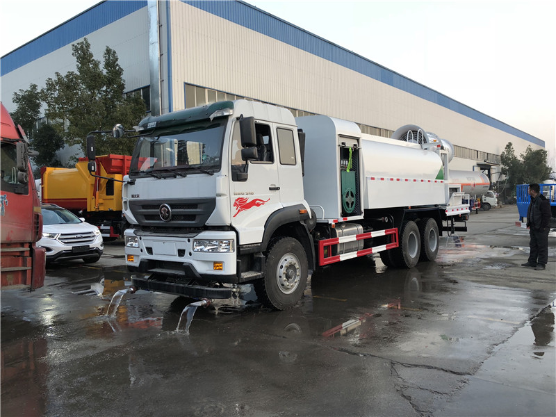 重汽斯太尔后双桥多功能抑尘车