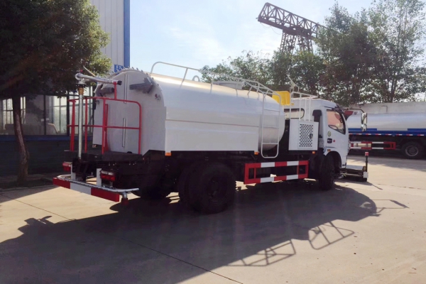 东风多利卡CLW5116GQXD5道路高压清洗车厂家