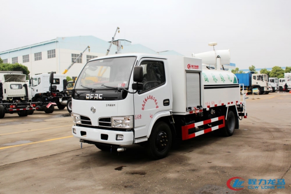 东风小多利卡雾炮车(圆弧罐体3立方、30米喷雾机)