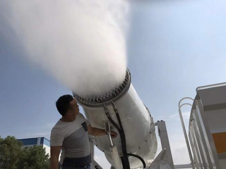 雾炮机喷雾雾化效果图