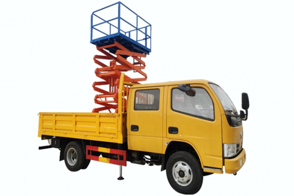 东风小多利卡剪叉式垂直升降车(6-10米)