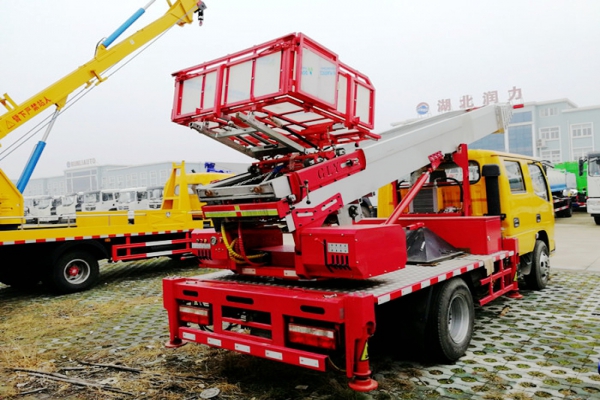 东风多利卡高空进口云梯搬家车(28米)