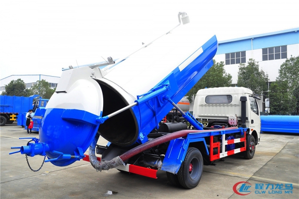 东风大多利卡吸污车