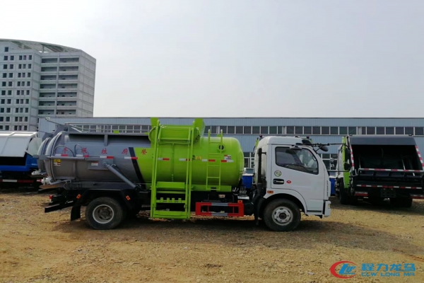 东风小多利卡泔水车