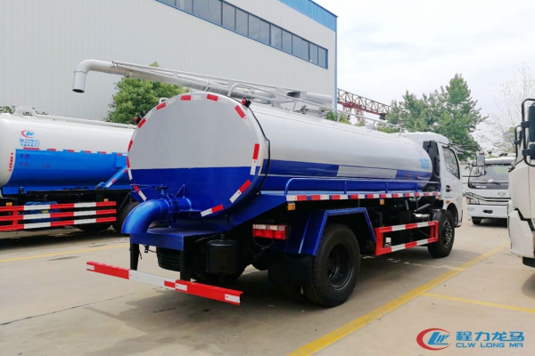 东风大多利卡吸粪车