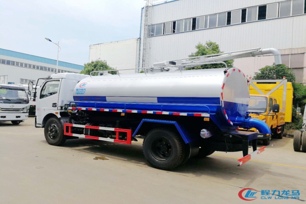 东风大多利卡吸粪车