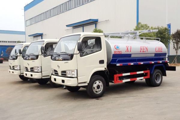 东风小多利卡吸粪车