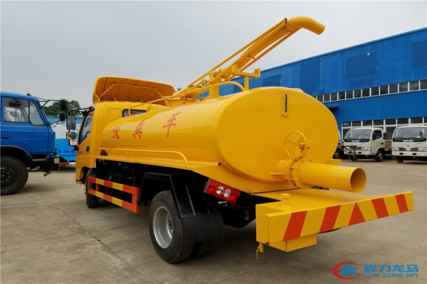 福田奥铃吸粪车