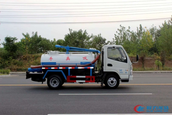 凯马小型吸粪车(2立方)